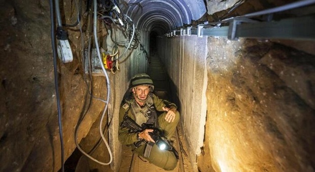Sponge Bombs, le nuove armi di Israele per combattere nei tunnel di Gaza: ecco come funzionano le "bombe spugna"