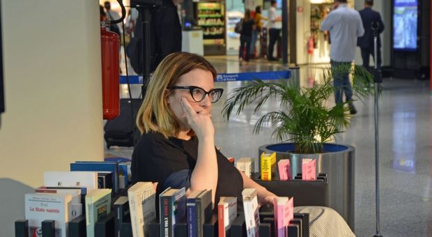 Ritorna il bookcrossing: a Fiumicino i passeggeri incontrano i finalisti del premio Strega