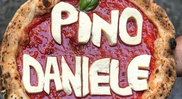 Pino Daniele, Napoli gli dedica una pizza. Gino Sorbillo l'ha fatta così