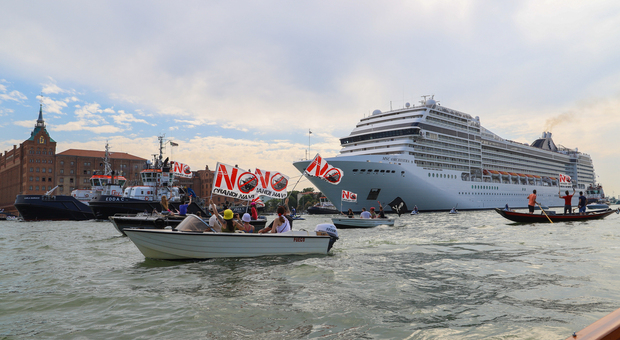 Il nodo grandi navi a Venezia. «Solo le più piccole in bacino San Marco»