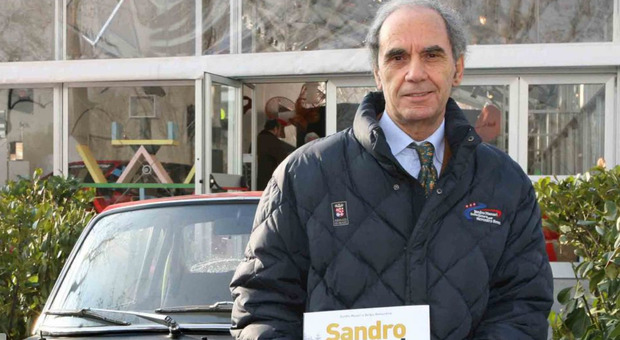 Sandro Munari ricoverato in gravi condizioni. La moglie della leggenda del rally: «Pregate per lui, non posso andarlo a trovare»