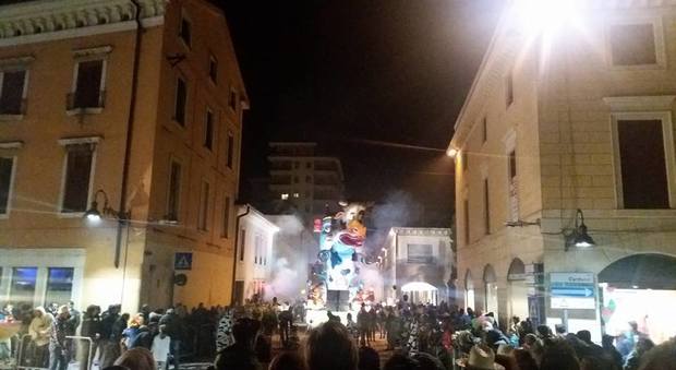 Carnevale in notturna a Schio 2016