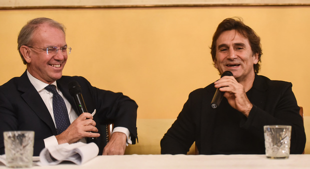 Alex Zanardi (a destra) con il direttore del Gazzettino Roberto Papetti