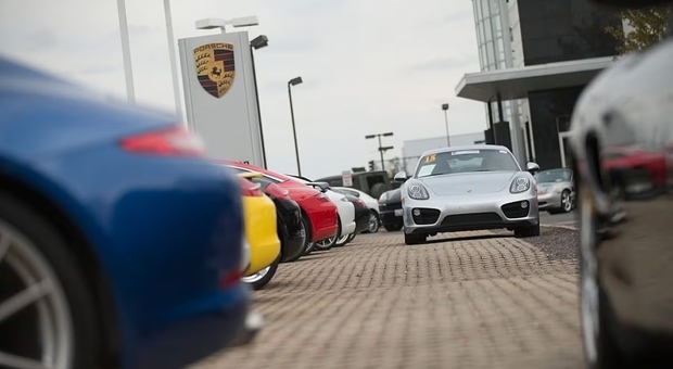 Porsche in attesa di distribuzione