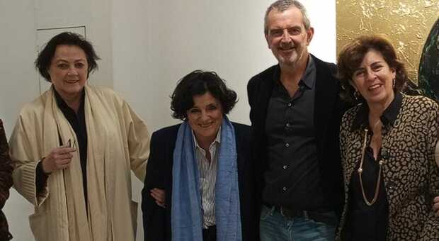 Le gallerista Christine Lahoud e Marussa Gravagnuolo con l'artista Danilo Ambrosino e la curatrice Alessandra Pacelli