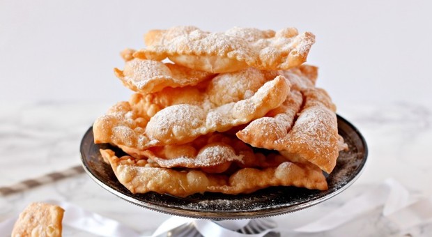 Chiacchiere di Carnevale Russe