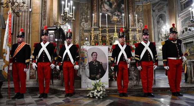 La cerimonia per la commemorazione di Francesco II