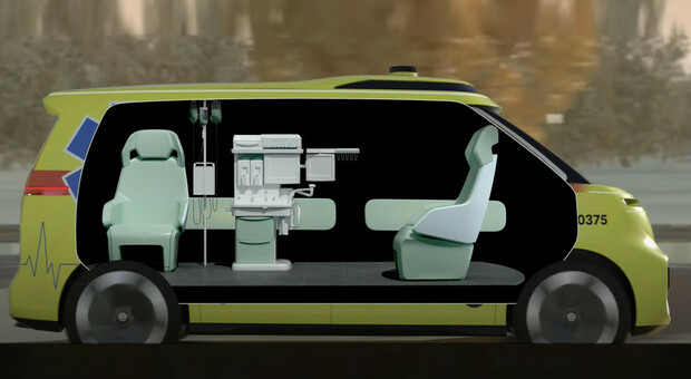 Volkswagen mostra la sua futuristica ambulanza con pilota automatico