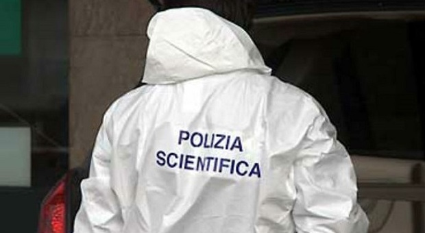 Giallo ad Aosta, pensionato 72enne trovato morto in cantina: aveva una corda al collo