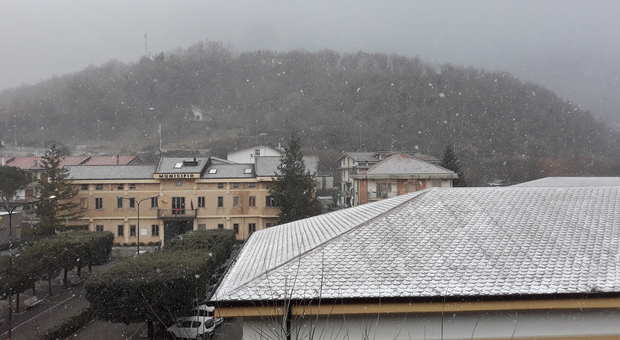 Freddo e neve, scuole chiuse in provincia di Salerno