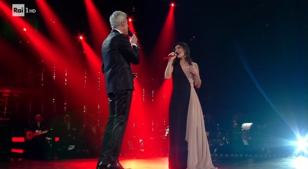 Sanremo 2019, Elisa canta "Vedrai vedrai" di Tenco e incanta l'Ariston: standing ovation