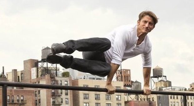 Attore di Broadway trovato impiccato su un ponte a Central Park: choc a New York