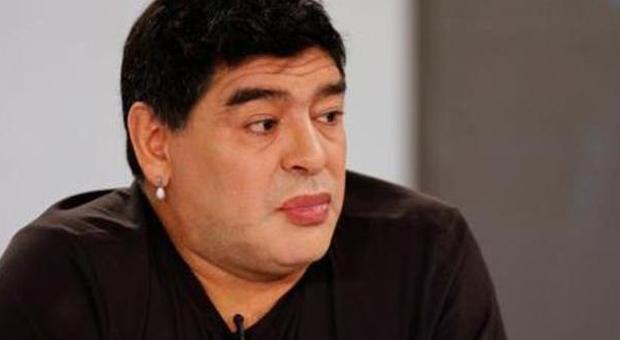 Maradona mette il rossetto? Il gossip impazza in Argentina