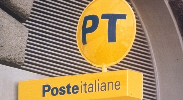 Roma, «adesso ti faccio vedere io il documento»: immigrato entra nell'ufficio postale e mostra i genitali