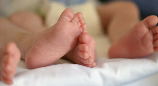 Focolaio in Pediatria: positiva anche una neonata, negativa la mamma. Ricoveri bloccati