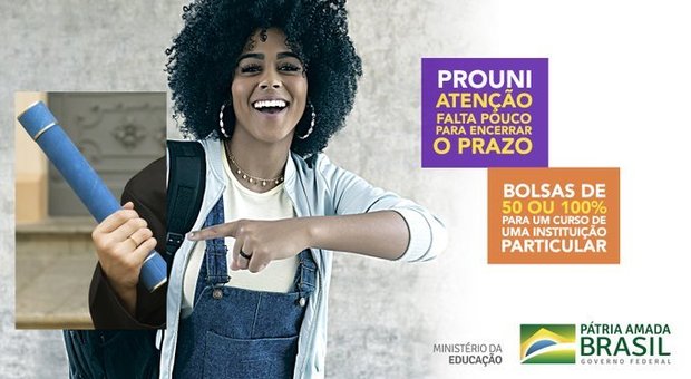 Bufera sul presidente Bolsonaro, la campagna razzista di una studentessa nera trasformata in bianca