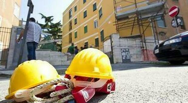 Incidenti sul lavoro, morti tre operai. Un altro folgorato a Milano: è in fin di vita