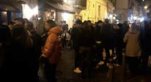 Movida Napoli, bar e locali aperti fino all'alba e irregolari: sanzionati