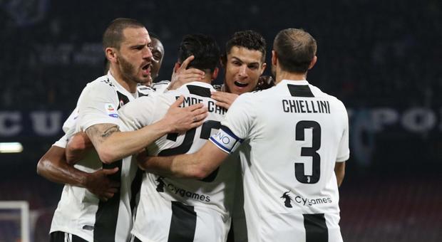 Juventus, lo scoop di Corona: «Party con 60 modelle dopo la sconfitta con l'Atletico, c'era anche Ronaldo»