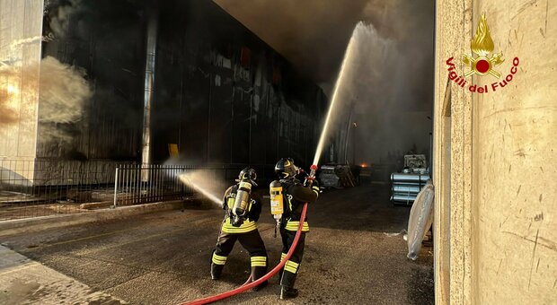 Incendio al Salumificio Coati, l'Ulss: «Non c'è stato rischio sanitario»
