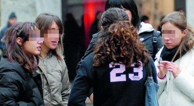 Udine, 15enne presa a calci e schiaffi dai bulli: il video finisce su Snapchat