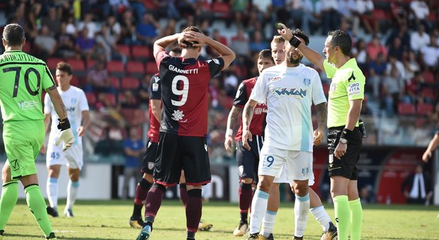 Il Chievo supera il Cagliari 2-0 e apre la crisi dei sardi