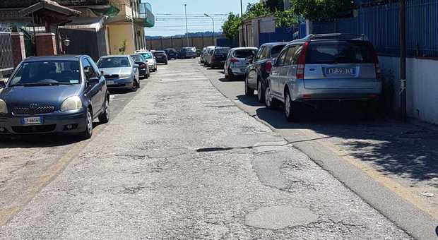 Pozzuoli, danni alle auto dei residenti: fermati due parcheggiatori abusivi