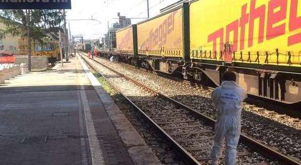 Civitanova, orrore alla Stazione: maceratese straziato da un treno merci. E' suicidio