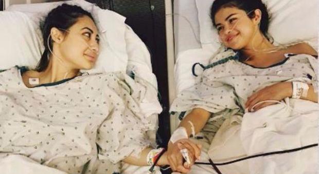 Selena Gomez, ecco la foto in ospedale: "Ho subito un trapianto di rene per guarire dal Lupus"