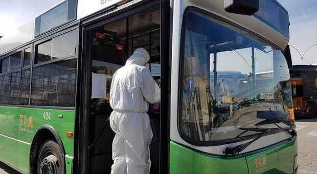 Test sui passeggeri dei bus da Paesi a rischio, pronta ordinanza Lazio. D'Amato: «Priorità difendere Roma»