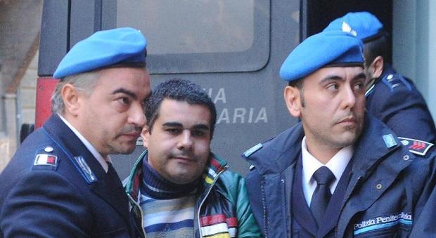Bologna, uccise la compagna e la nascose nel freezer: 30 anni di carcere