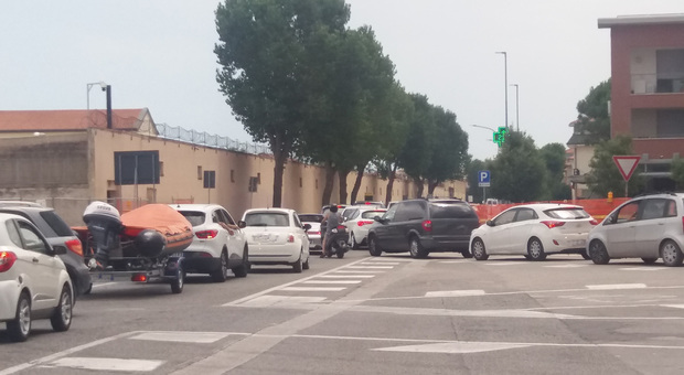 Gara di triathlon, strade chiuse e Senigallia va in tilt per il traffico