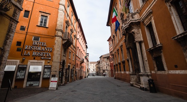 Perugia, corso Vannucci deserto immagine simbolo del lockdown