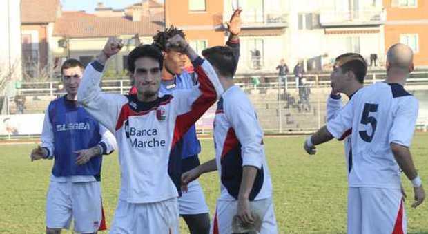 La gioia dei giocatori della Biagio Nazzaro dopo il 2-0 ottenuto contro il Città di Castello