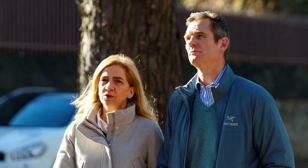 L'Infanta Cristina di Spagna si separa, l'annuncio dopo il tradimento del marito che si giustifica così: «Cose che capitano»