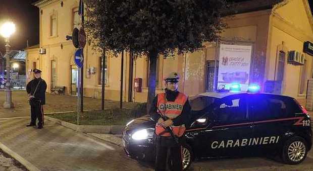 Fano, i carabinieri salvano un 50enne che vuole uccidersi con i gas di scarico