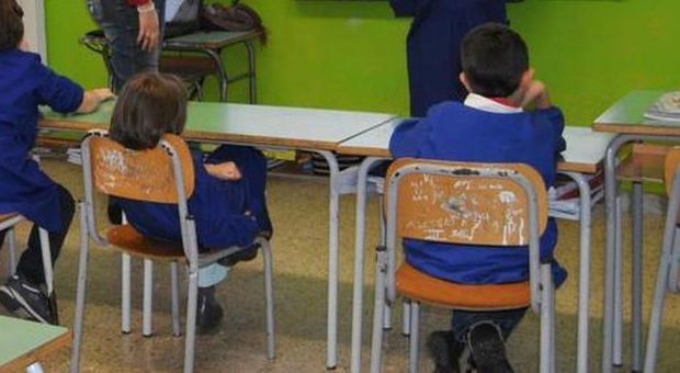 Infezione intestinale, lezioni sospese in una scuola di Napoli: test per tutti gli alunni