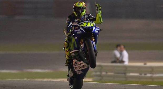 Valentino Rossi vince in Qatar: «Tra le mie gare più belle»