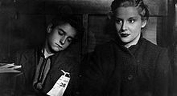 Maria Mercader nel film di De Sica "La porta del cielo", 1944