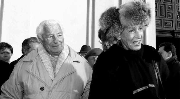 Morta Marella Agnelli, vedova dell'Avvocato Gianni Agnelli: aveva 92 anni ed era malata da tempo