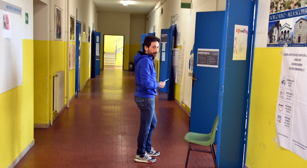 Elezioni, Zingaretti: «Non allestire a settembre i seggi nelle scuole». Conte: «Buona idea»