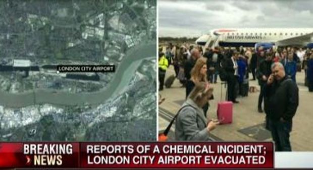 Paura a Londra, allarme chimico al City Airport: passeggeri intossicati