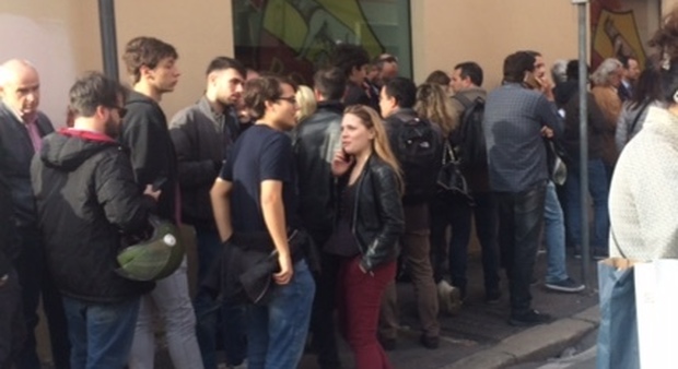 Roma-Liverpool, centinaia in fila davanti ai Roma Store per aggiudicarsi un biglietto