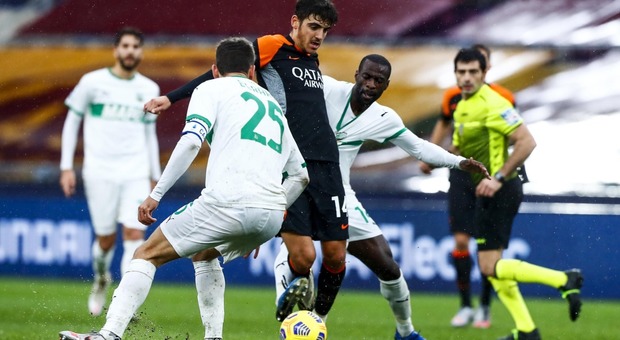 Roma-Sassuolo 0-0: Pedro espulso nel primo tempo. Il Var annulla un gol per parte