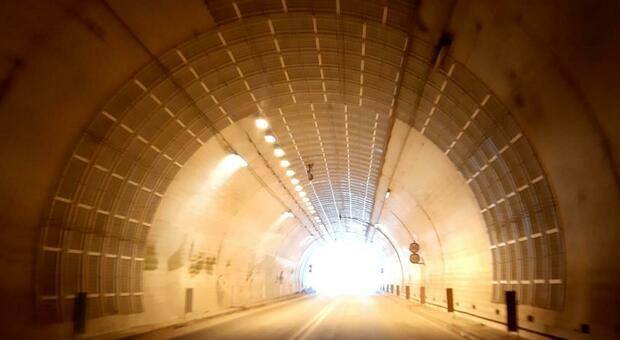 Tunnel da 13mila euro al giorno. Il cantiere della galleria strozza l’economia del Comelico