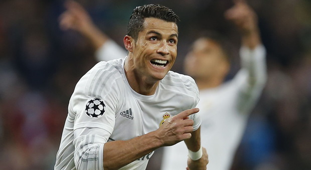 Ronaldo sulla via della gloria, Ibra finisce nel solito vicolo cieco