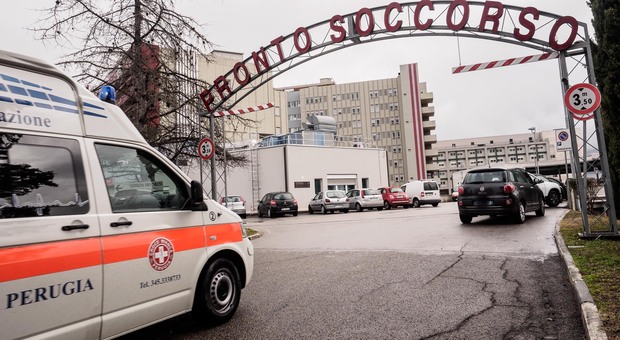 Perugia, mala movida: botte e quattro in ospedale