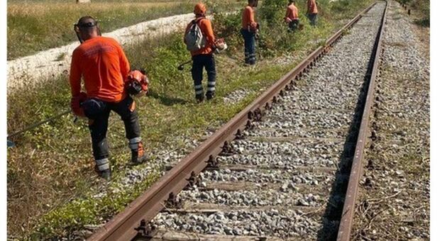 Fabriano-Pergola, corsa contro il tempo per la riapertura della ferrovia: lavori senza sosta in vista del 25 giugno