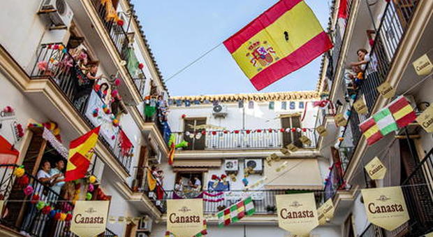 Spagna, boom di positivi. Catalogna e Galizia tornano in lockdown