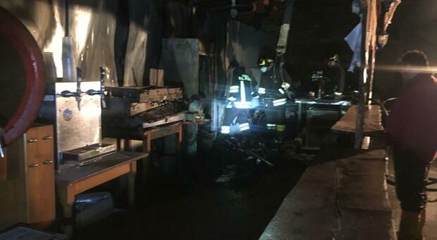 Incendio alla trattoria da Gigi: storico locale devastato dalle fiamme